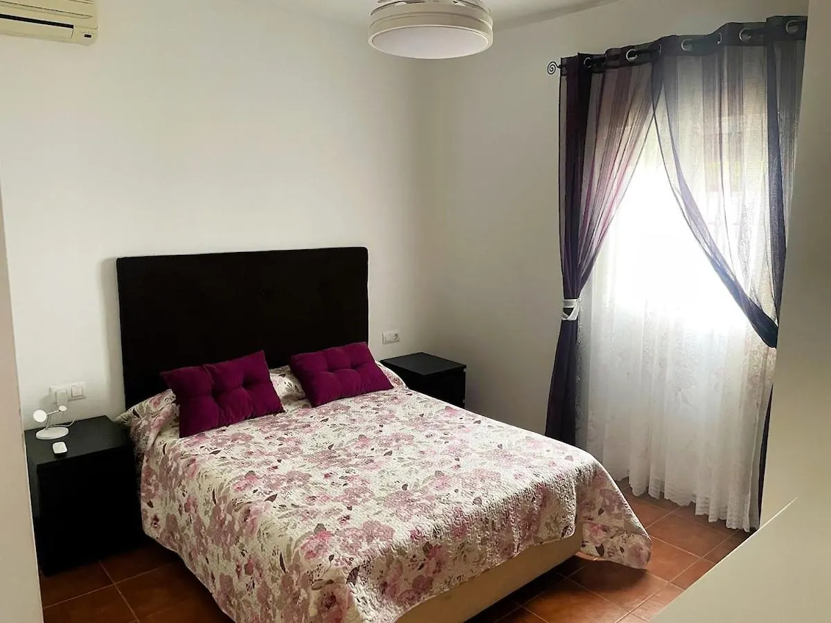 펜션 Chalet Familiar Relax Con Piscina 치클라나 데 라 프론테라